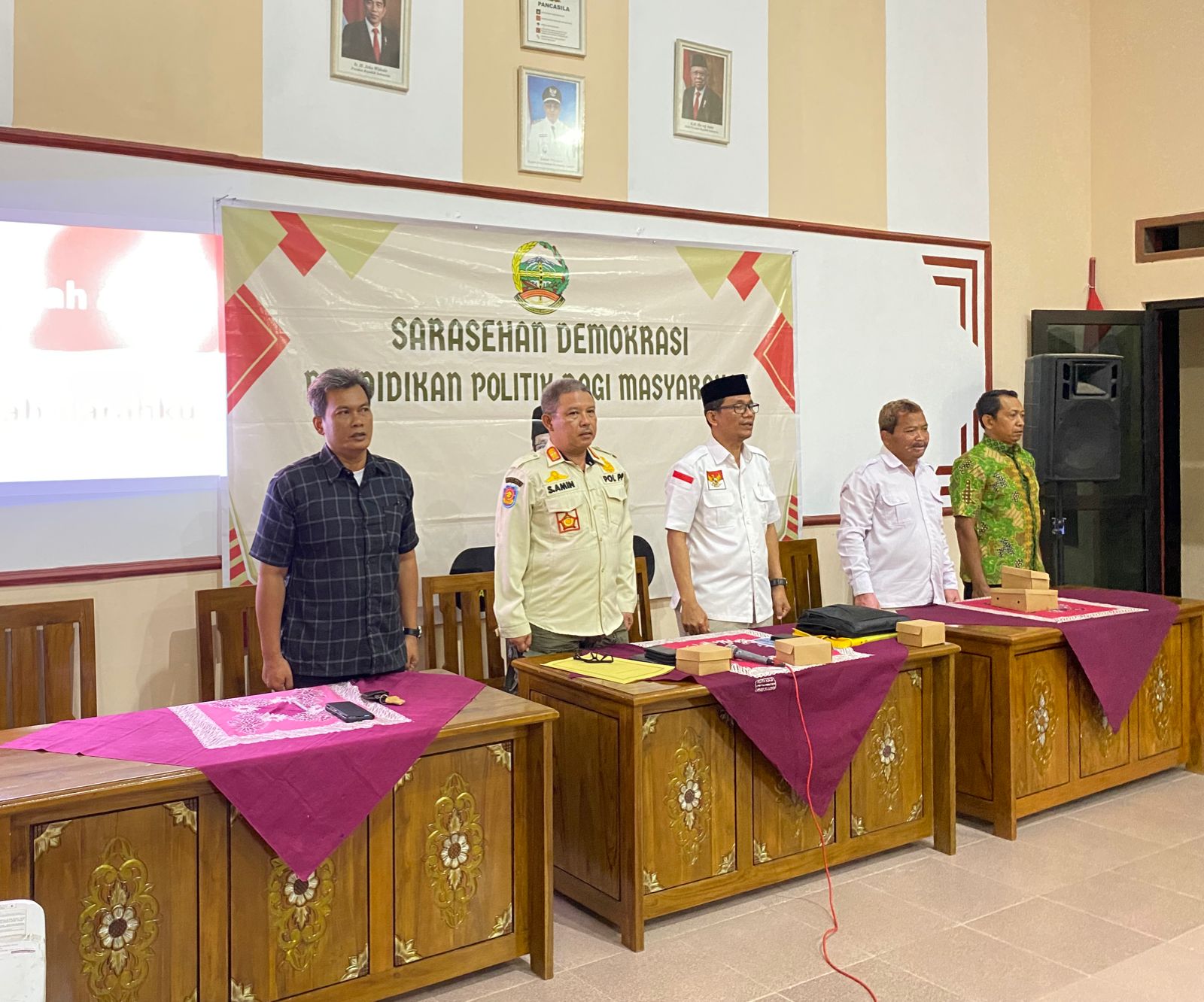 Sarasehan Demokrasi/Pendidikan Politik Bagi Masyarakat // Desa Cirahab Kecamatan Lumbir Kabupaten Banyumas.