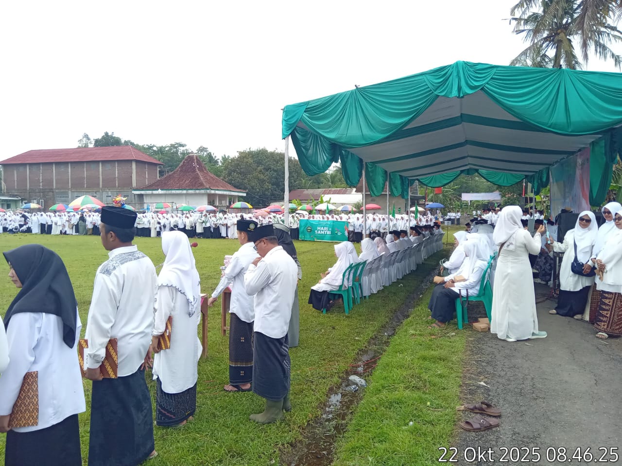 Upacara Peringatan Hari Santri Nasional Tahun 2025 Tingkat Kecamatan Kemranjen