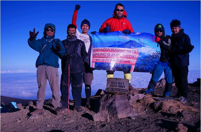 Penyatuan Alam di Puncak Gunung Slamet