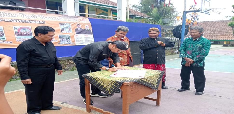 EBEG EDUKASI UNTUK MEMBENTUK KARAKTER SISWA