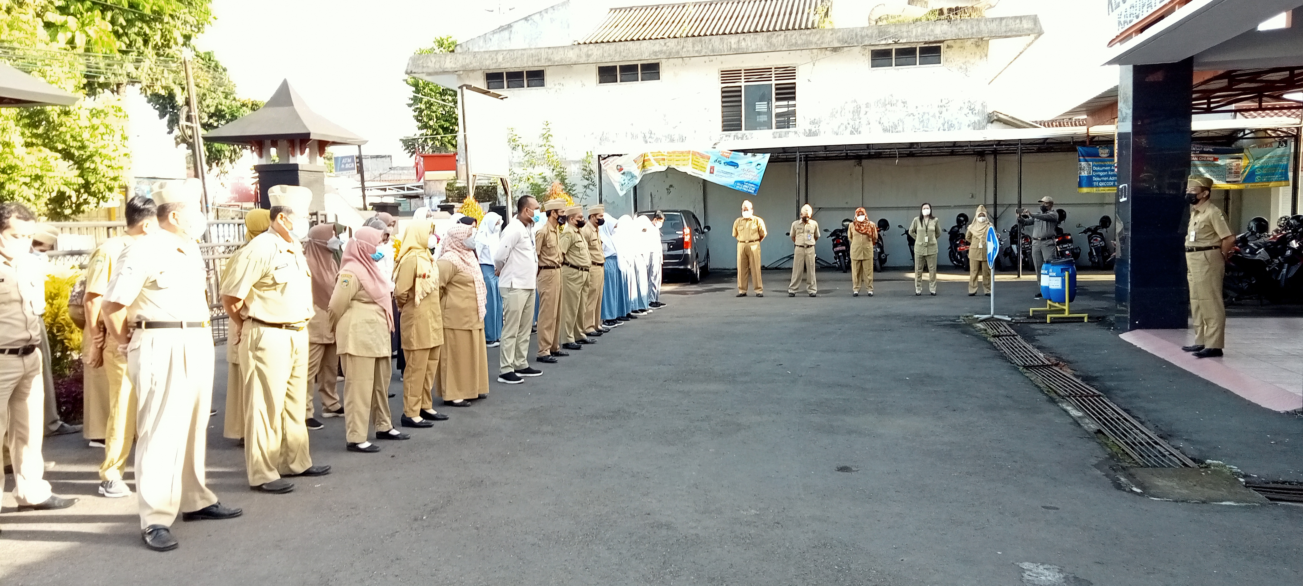 KEGIATAN APEL RUTIN DI LINGKUNGAN KANTOR KECAMATAN WANGON