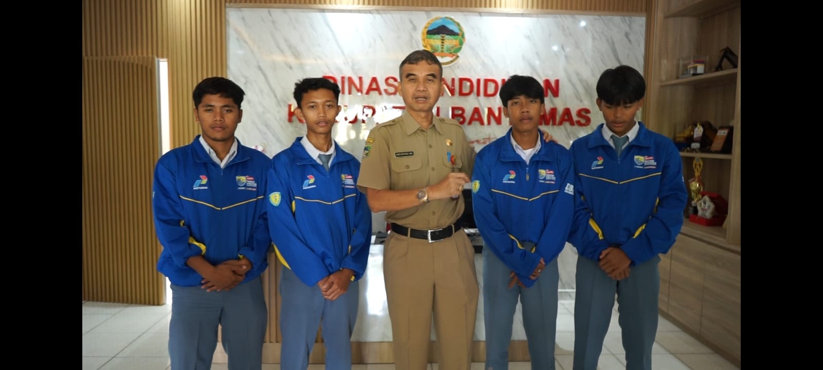 Jaring Talenta Altetik, SMK Muhammadiyah 1 Ajibarang Berangkatkan Siswa ke Tiongkok