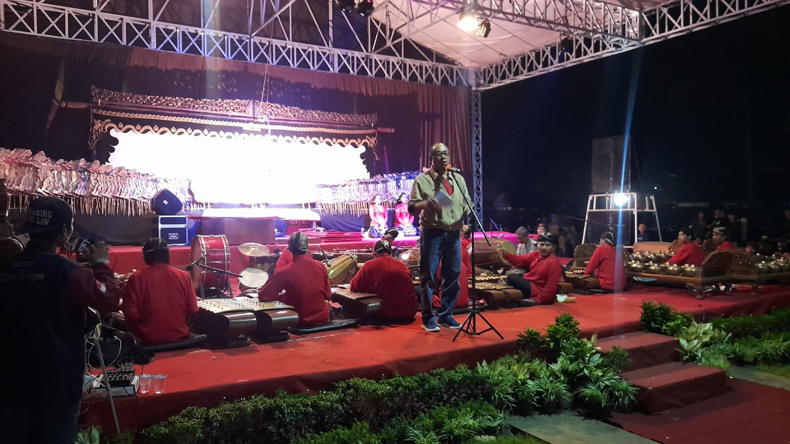 Pergelaran Wayang Kulit Lakon Gareng Ratu Meriahkan Rangkaian Hardiknas Dindik Banyumas