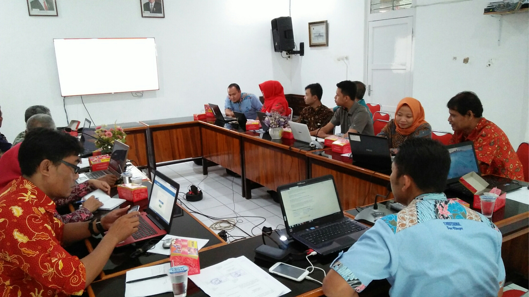 Pelatihan Pengelolaan Website Kecamatan dan Kelurahan