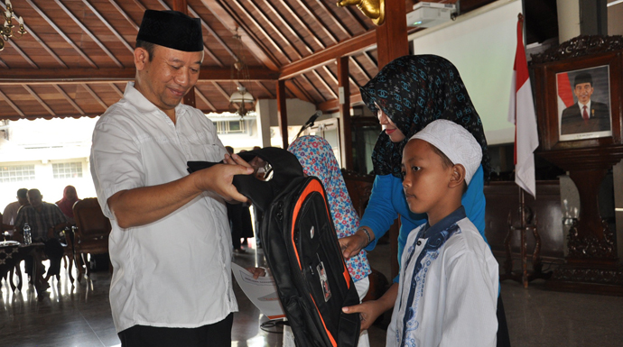 300 Anak Yatim/Dhu'afa di Banyumas terima BESTARI