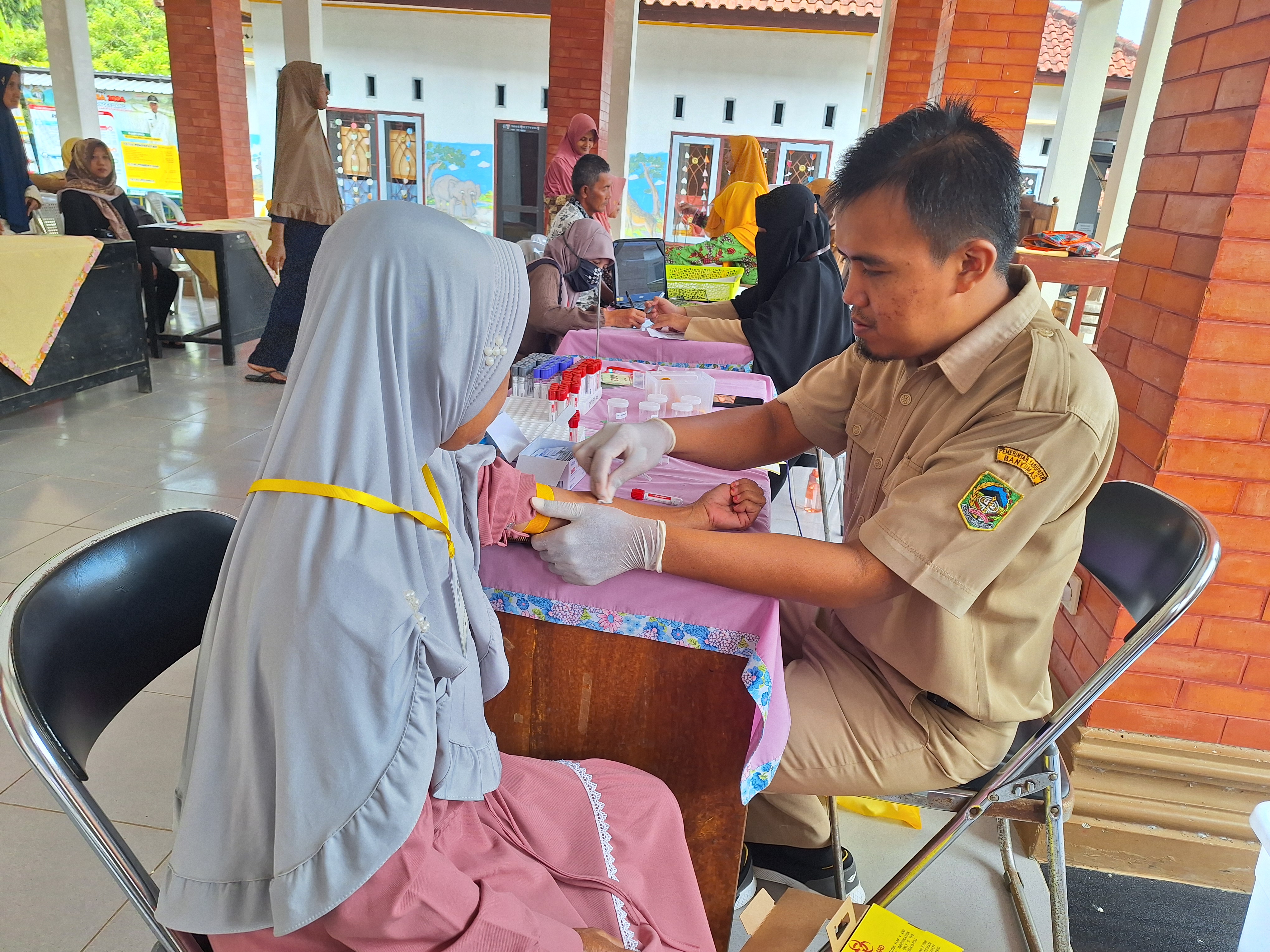 Skrining Riwayat Kesehatan Tingkat Desa Karanggedang