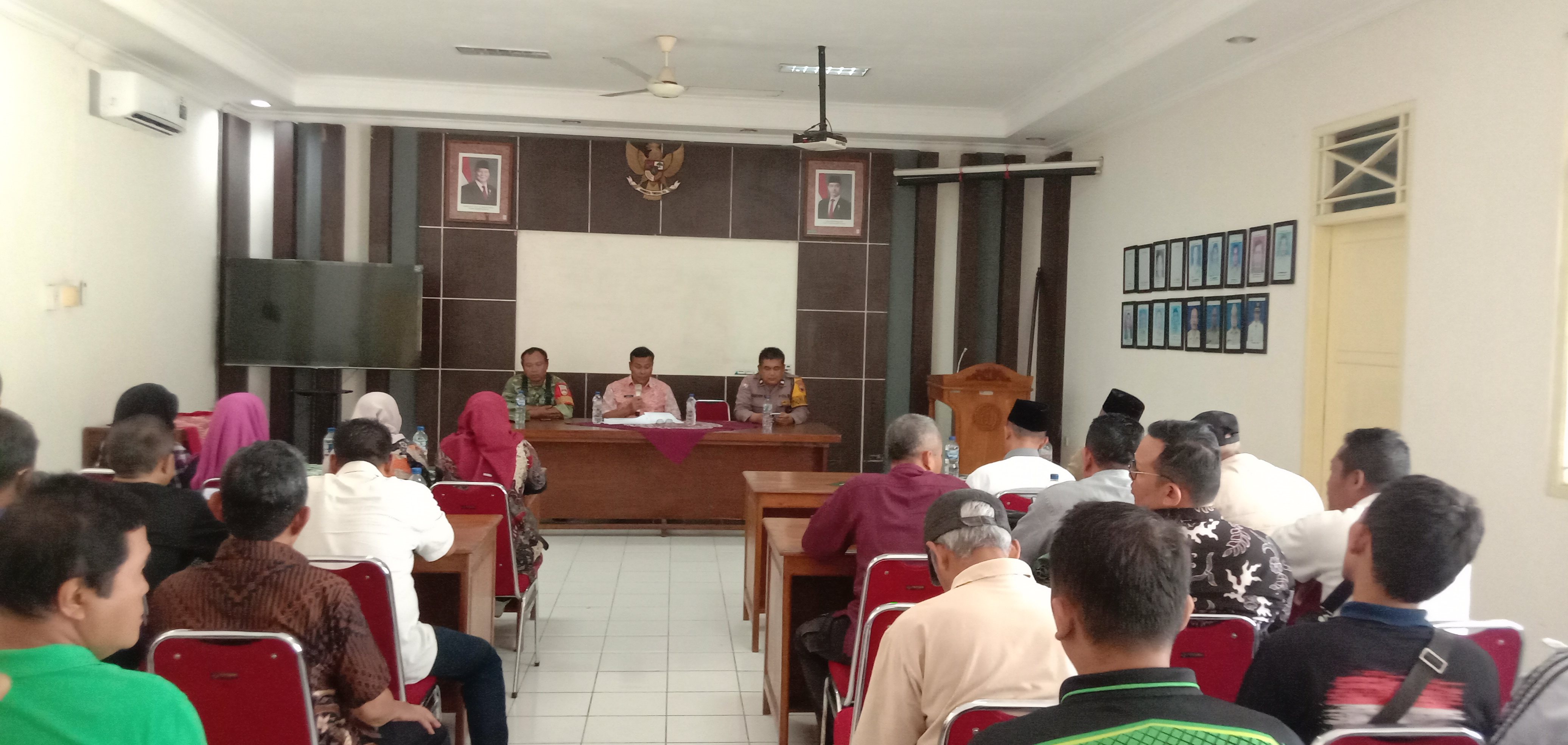 Camat Purwokerto Barat Tekankan Tiga Poin Penting Deteksi ATHG dalam Rapat Koordinasi FKDM
