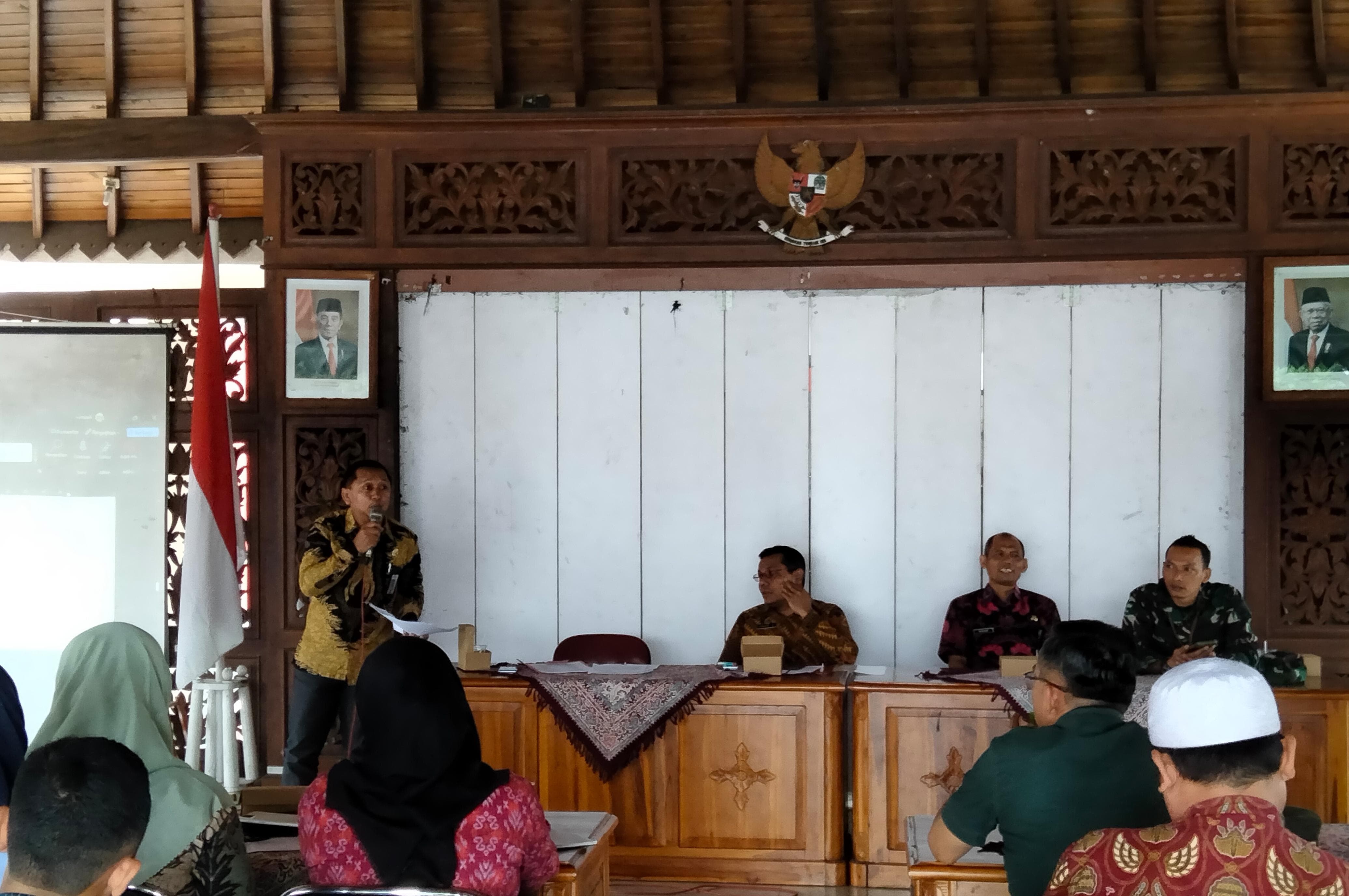 RAPAT PERSIAPAN MENYAMBUT HUT RI KE 79