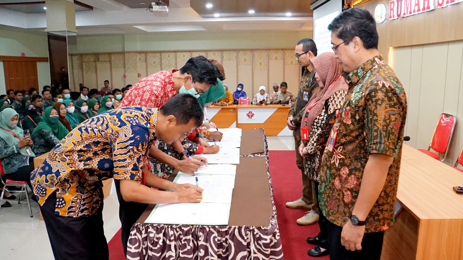 Penandatanganan Perjanjian Kerja Pegawai Non ASN RSUD Banyumas   