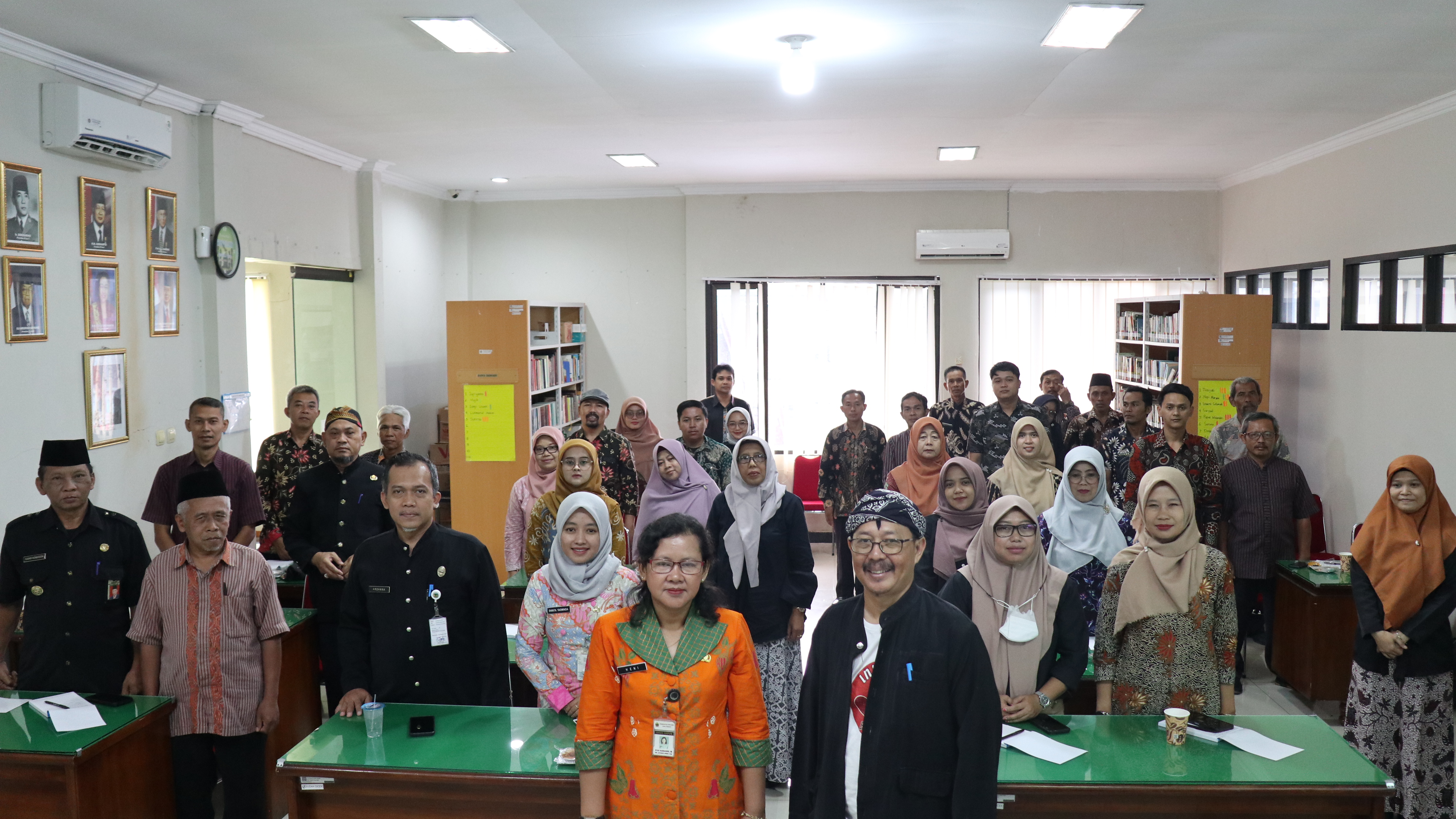 Sosialisasi Perpustakaan dan Bimbingan Teknis Manajemen Pengelolaan Perpustakaan Desa Dasar dan Pengembangan Perpustakaan Berbasis Inklusi Sosial